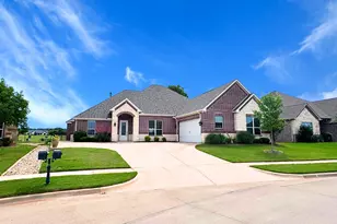 2025 Clive Dr, Granbury, TX 76048 - Photo 27