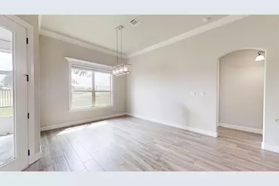 2025 Clive Drive, Granbury, TX 76048 - Photo 11