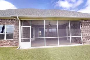 2025 Clive Dr, Granbury, TX 76048 - Photo 23