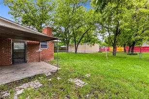 2700 Briarwood Ln, Bellmead, TX 76705 - Photo 9