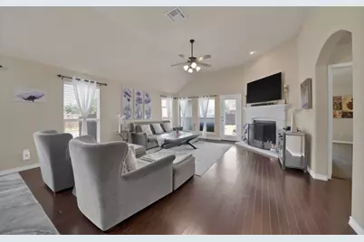 10401 Flat Creek Trl, McKinney, TX 75072 - Photo 13