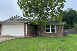 619 Allencrest Dr, White Settlement, TX 76108 - Photo 1