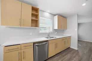 2926 N Prairie Creek Rd, Dallas, TX 75227 - Photo 9