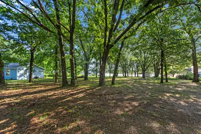 1805 Beavers Point, Bonham, TX 75418 - Photo 5