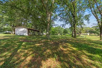 1805 Beavers Point, Bonham, TX 75418 - Photo 37