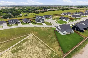 516 Highview Ct, Godley, TX 76044 - Photo 1