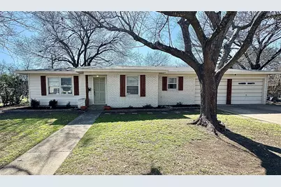 112 Savannah Street, Waxahachie, TX 75165 - Photo 1
