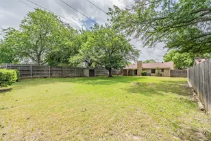 733 Bluebonnet Dr, Hurst, TX 76053 - Photo 37