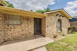 733 Bluebonnet Dr, Hurst, TX 76053 - Photo 3