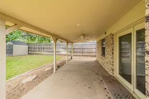 733 Bluebonnet Dr, Hurst, TX 76053 - Photo 33