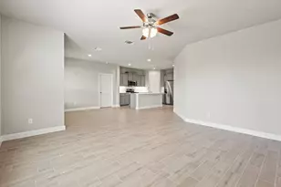 225 Roundstone Rd, Fort Worth, TX 76052 - Photo 5