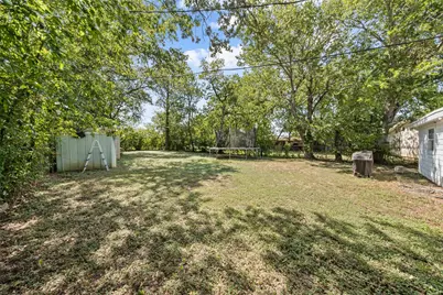 121 Austin Street, McGregor, TX 76657 - Photo 17