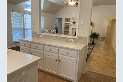 9421 Vista, Irving, TX 75063 - Photo 11