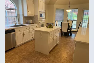 9421 Vista, Irving, TX 75063 - Photo 9