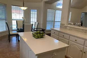 9421 Vista, Irving, TX 75063 - Photo 13