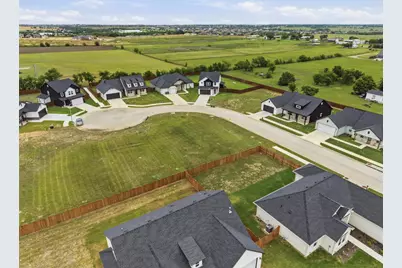 585 Highview Court, Godley, TX 76044 - Photo 9