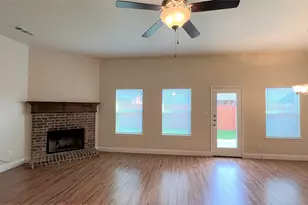 517 Highpark Ct, Lake Dallas, TX 75065 - Photo 5