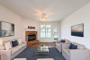 10001 Blue Bell Dr, Fort Worth, TX 76108 - Photo 3