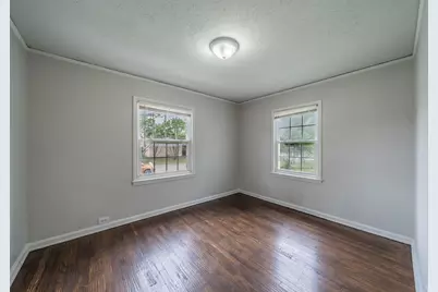 1155 Greenbrier Drive, River Oaks, TX 76114 - Photo 11