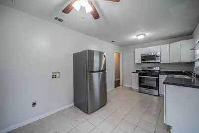 1155 Greenbrier Drive, River Oaks, TX 76114 - Photo 7