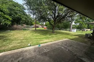 829 N Charlotte Ave, Stephenville, TX 76401 - Photo 13