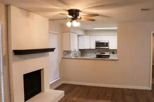 728 Cory St, Grapevine, TX 76051 - Photo 3