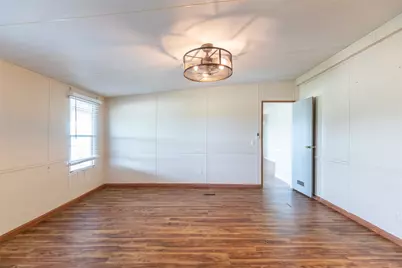 1107 Market Street, Tye, TX 79563 - Photo 13