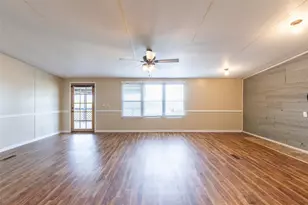 1107 Market St, Tye, TX 79563 - Photo 5