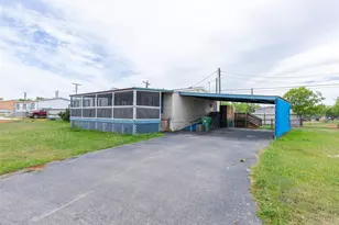 1107 Market St, Tye, TX 79563 - Photo 17