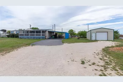 1107 Market Street, Tye, TX 79563 - Photo 15