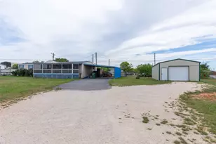 1107 Market St, Tye, TX 79563 - Photo 15