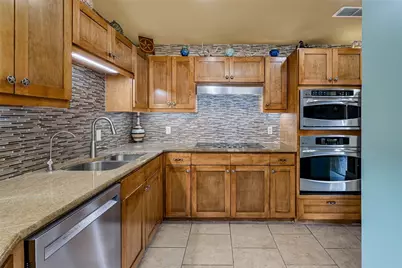 411 W 7th Street #806, Fort Worth, TX 76102 - Photo 5