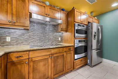 411 W 7th Street #806, Fort Worth, TX 76102 - Photo 7