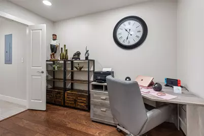 411 W 7th Street #806, Fort Worth, TX 76102 - Photo 11