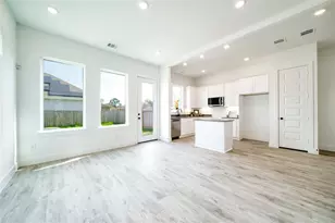 8107 Calhoun Rd, Houston, TX 77033 - Photo 3