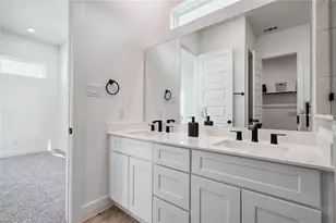 8107 Calhoun Rd, Houston, TX 77033 - Photo 9