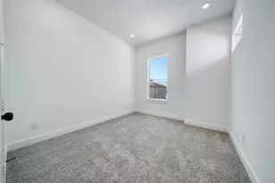 8107 Calhoun Rd, Houston, TX 77033 - Photo 13