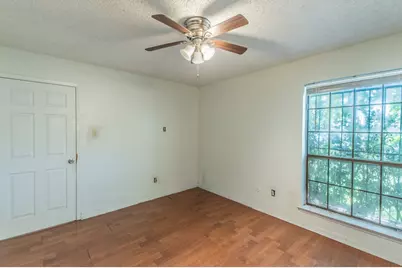 10431 Kinslow Drive, Dallas, TX 75217 - Photo 9