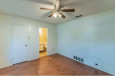 10431 Kinslow Drive, Dallas, TX 75217 - Photo 11