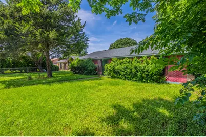 10431 Kinslow Drive, Dallas, TX 75217 - Photo 21
