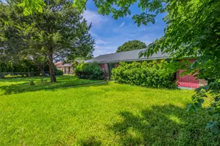 10431 Kinslow Dr, Dallas, TX 75217 - Photo 21