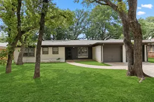 1508 Grantland Cir, Fort Worth, TX 76112 - Photo 3