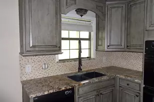 402 S 4th St, Grandview, TX 76050 - Photo 7