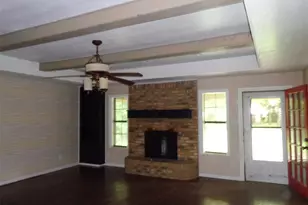 402 S 4th St, Grandview, TX 76050 - Photo 3