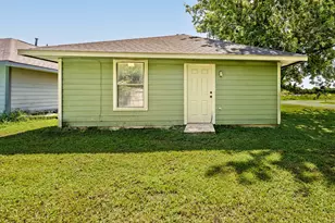 501 15th St, Honey Grove, TX 75446 - Photo 21