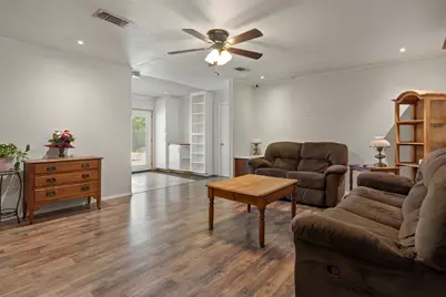 106 Wayne Drive, Sanger, TX 76266 - Photo 5