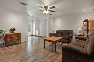 106 Wayne Dr, Sanger, TX 76266 - Photo 5