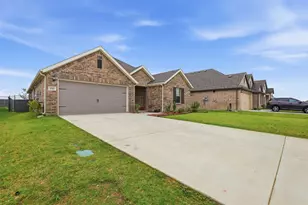 3313 Redbud Flower Trl, Prairie Ridge, TX 76084 - Photo 3