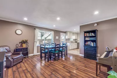 2819 Hollandale Lane, Farmers Branch, TX 75234 - Photo 9