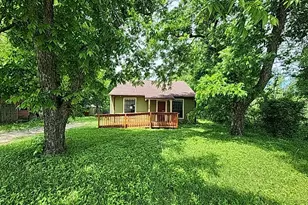 218 S Buffalo Ave, Cleburne, TX 76033 - Photo 1